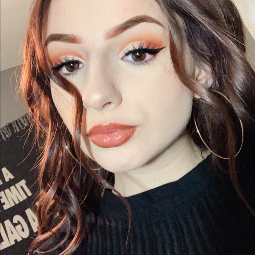 Meet your Posher, Devyn